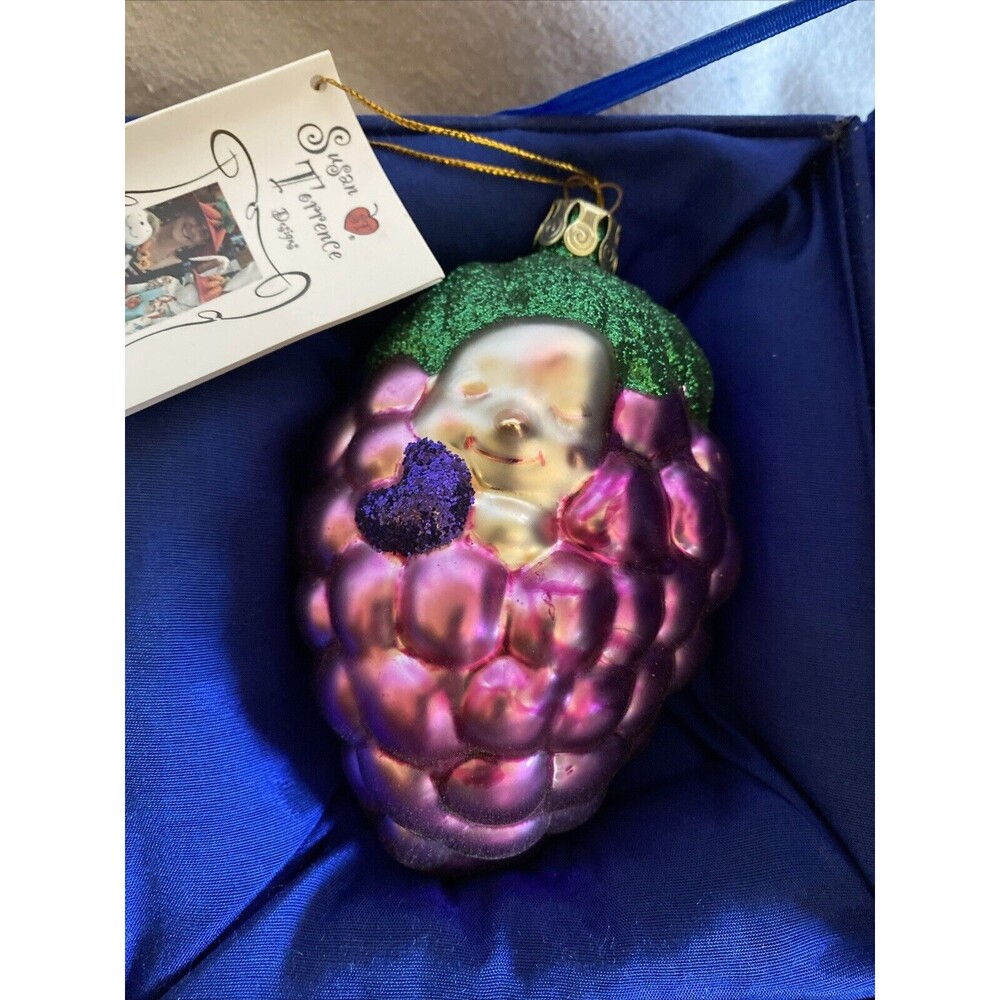 Susan Torrence Global Village Blown Glass Ornament 1999 Loving Bunch Bebe Grape
